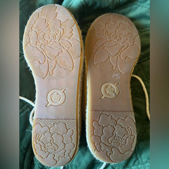 BORN drilles women size 8.5 suede with soft footbed - Picture 4 of 5